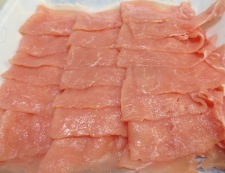 豚シャブ青椒ソース　豚肉の薄切り写真