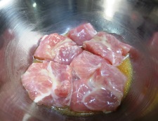 茄子の香味甘酢ソース　豚肉材料