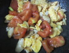 トマトと卵のふわふわ炒め　調理⑥