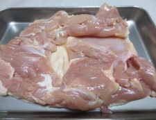 鶏もも肉と夏野菜の香味和え　材料鶏肉