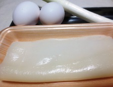 イカチリふんわり卵添え　材料イカ