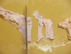 作り鶏皮とマイタケの塩炒め04