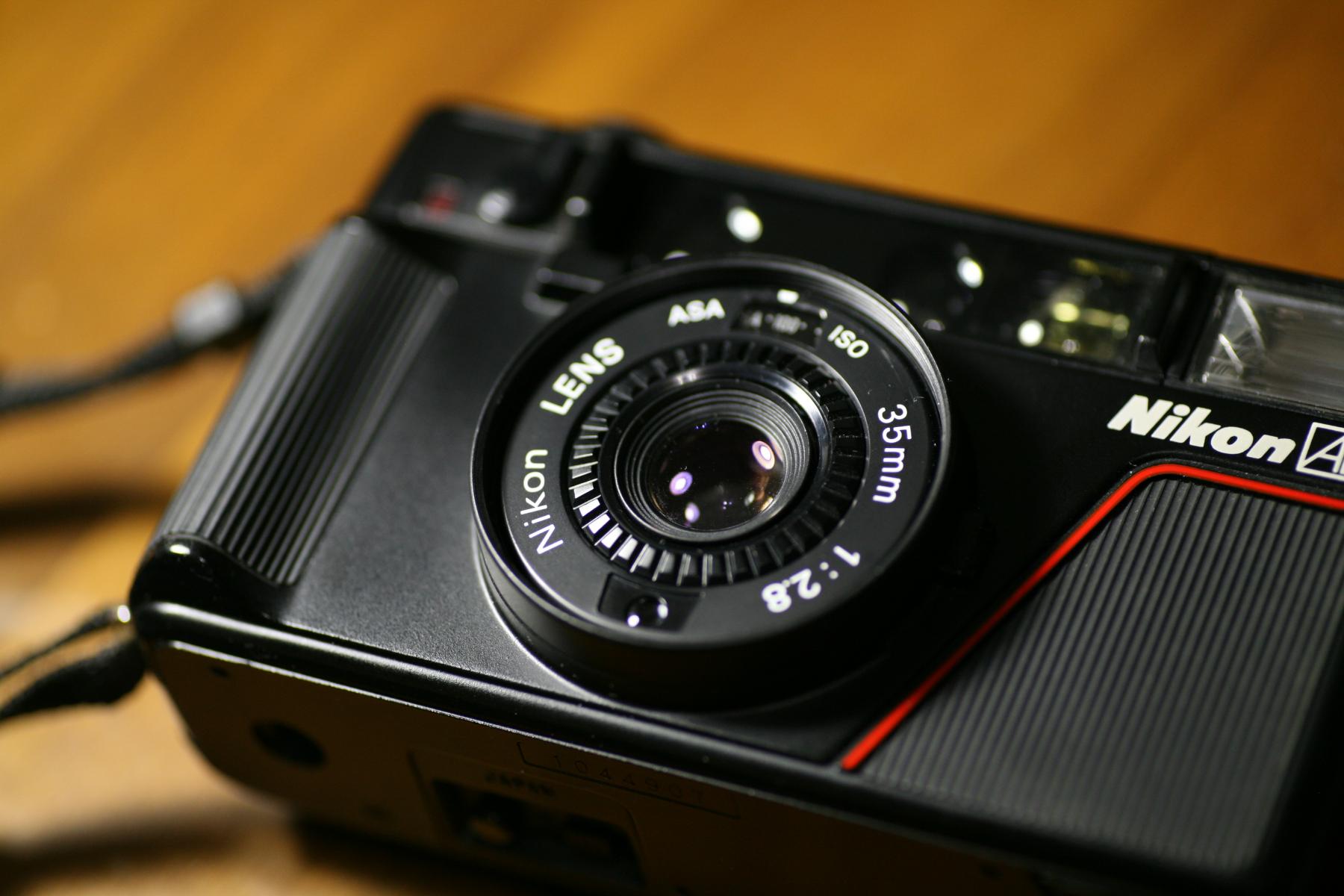 カメラ フィルムカメラ ニコン初のコンパクトカメラ L35AD 「ピカイチ」 | しもた屋
