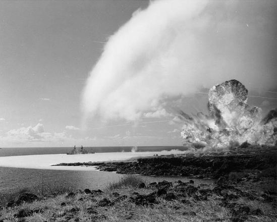 TNT_detonation_on_Kahoolawe_Island_during_Operation_Sailoir_Hat,_sjot_Bravo,_1965