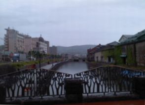 雨の小樽運河