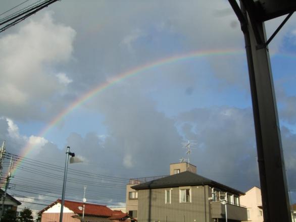 きれいに虹が渡っていました~♪何かいいことあるかしら～・・・2013.09.03~17:16:48
